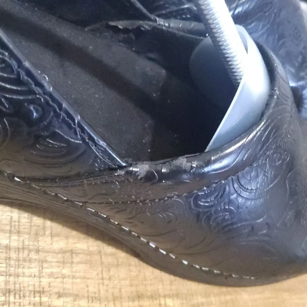 GH BASS & Co Embossed MELINDA Slip On Clog Comfort Shoes Black Women's Sz 10